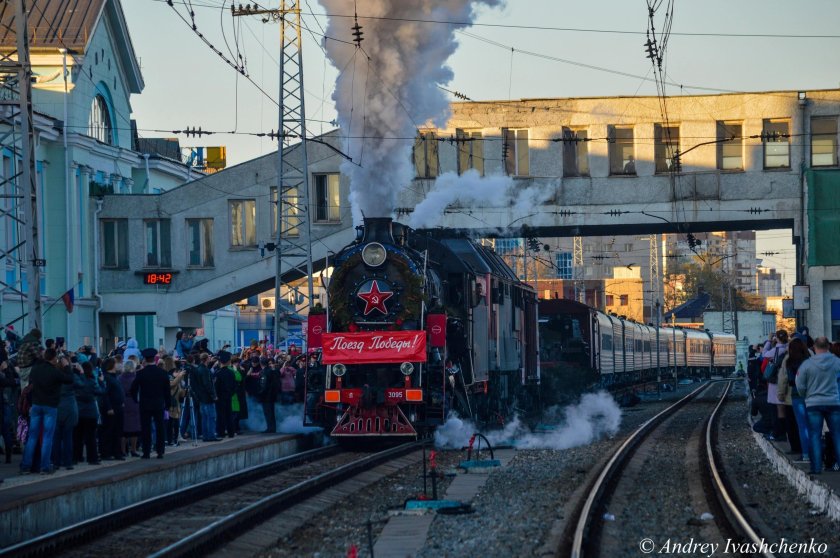 Паровоз на вокзале Киров