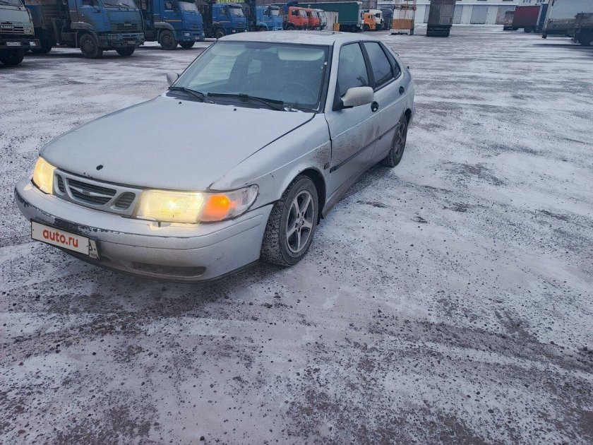 Автомобиль saab