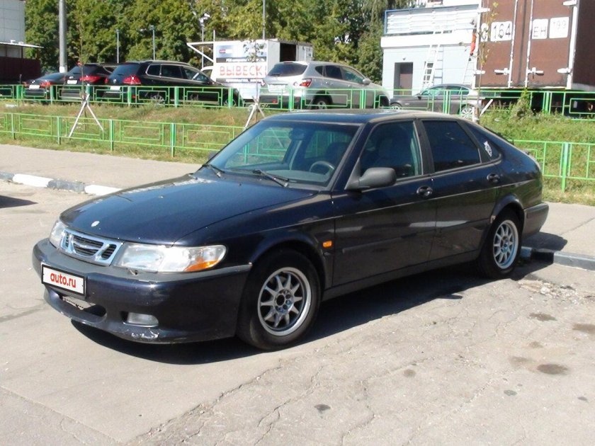 Saab 2000 машина