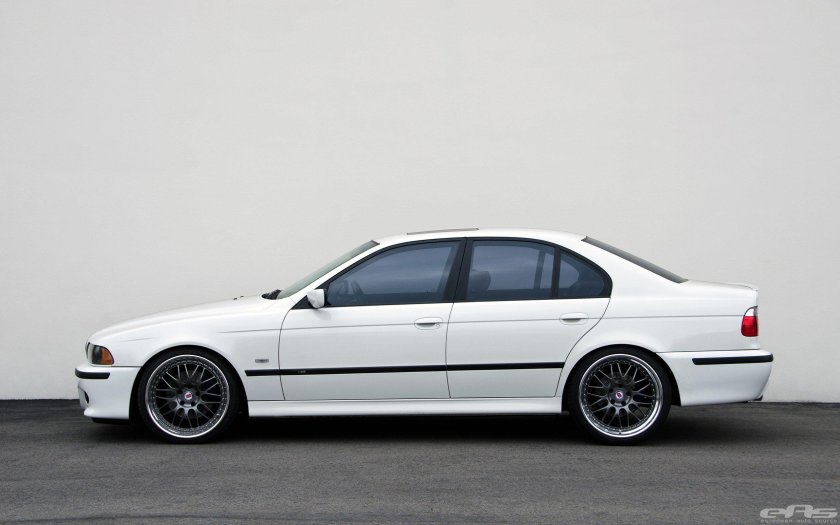 BMW e39 m5 белая