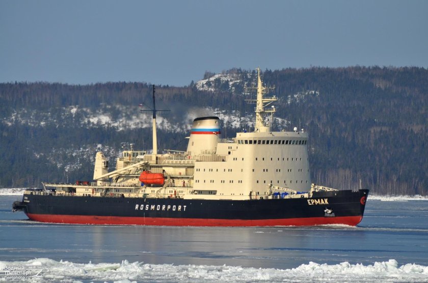 Ледокол Ермак Макаров