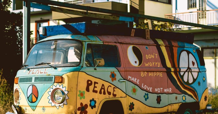 Flower Power кафе внутри хиппи