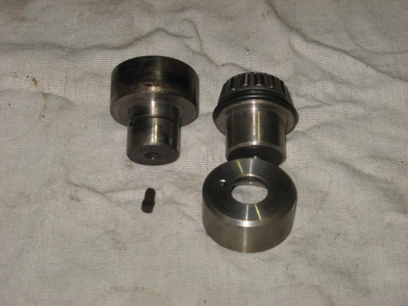 Шкворня УАЗ 469 на подшипниках