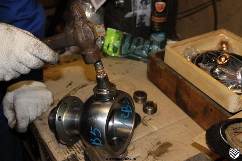 Шкворня УАЗ 390995