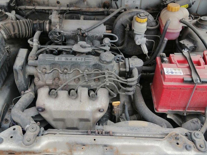 Шевроле ланос 1.5 под капотом