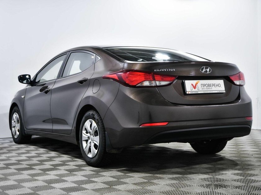 Hyundai elantra v