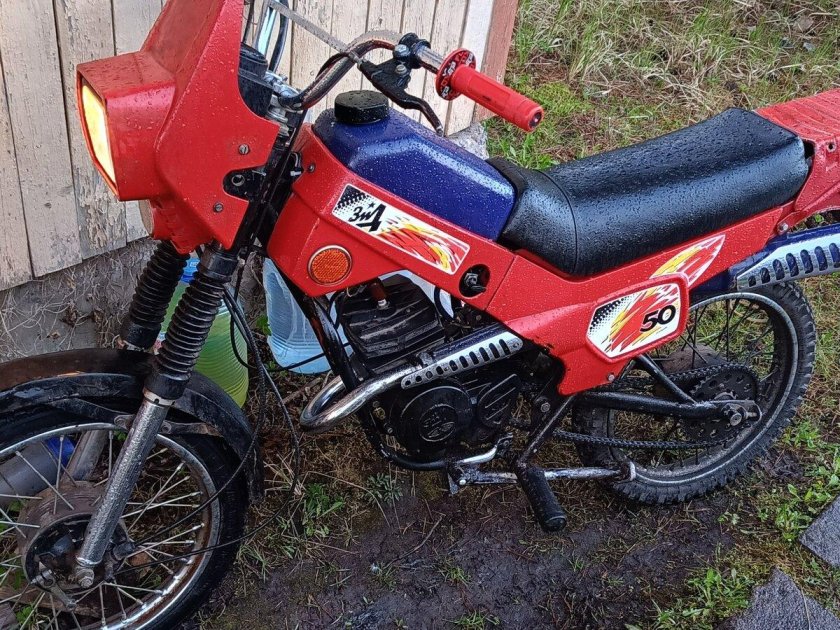 Мотоцикл зид