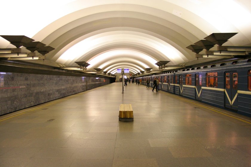 Станция метро площадь Мужества Санкт-Петербург