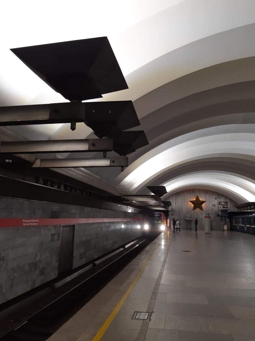 Станция площадь Мужества