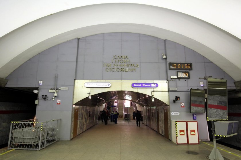 Станция метро площадь Мужества Санкт-Петербург