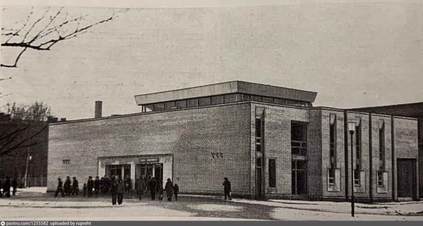 Площадь Мужества вестибюль