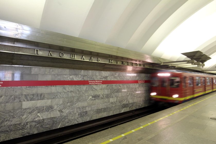 Станция метро площадь Мужества Санкт-Петербург