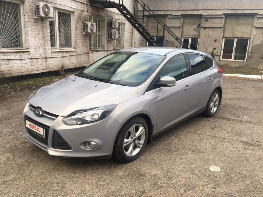 Форд фокус 3 хэтчбек серо голубой