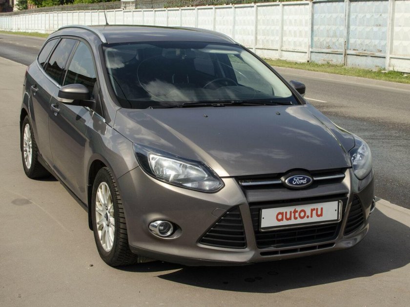 Серый форд фокус