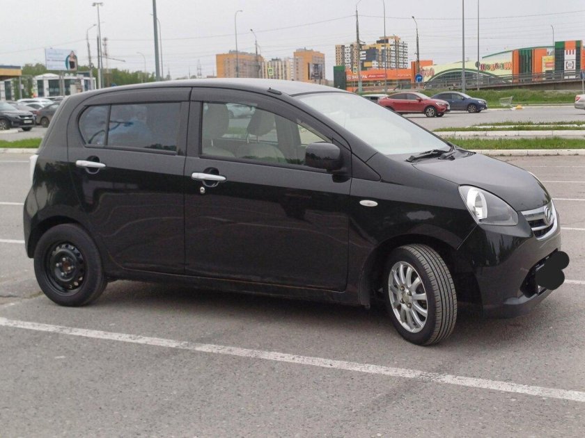 Daihatsu mira e