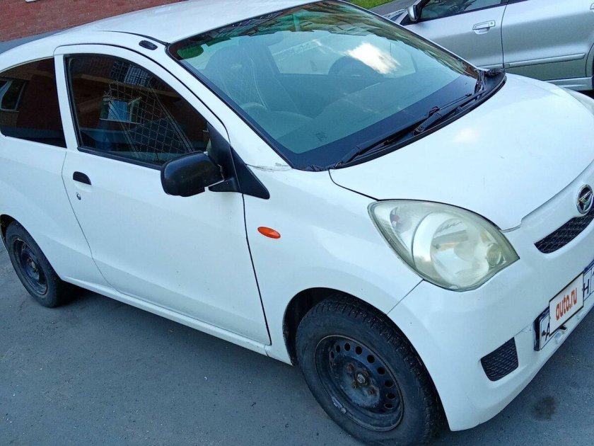 Машина daihatsu mira