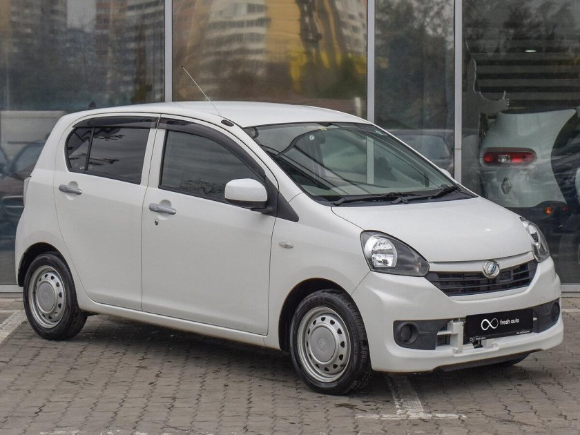Daihatsu Mira e:s 2017