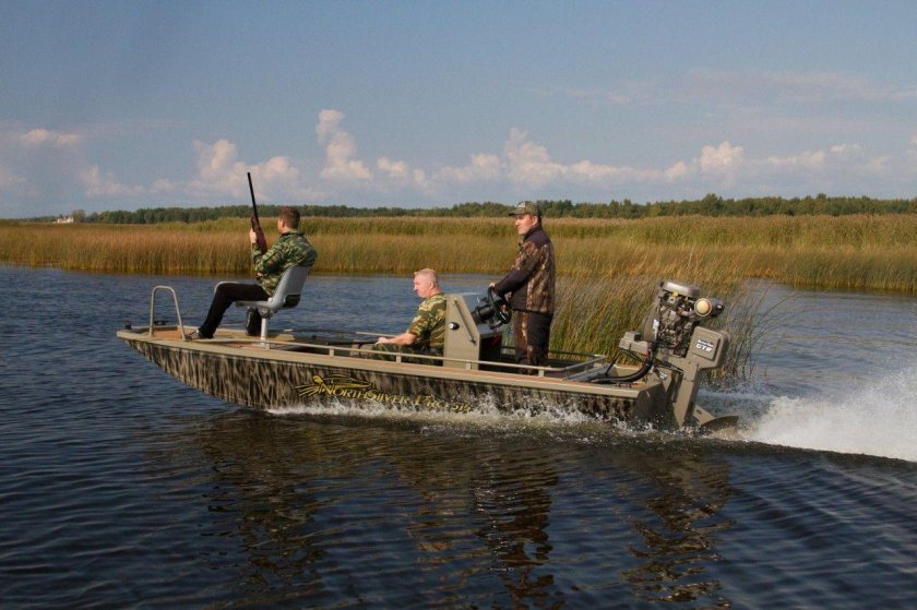 Лодка болотоход