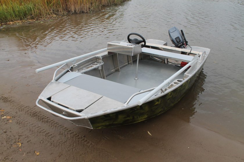 Лодка Альбакор 410