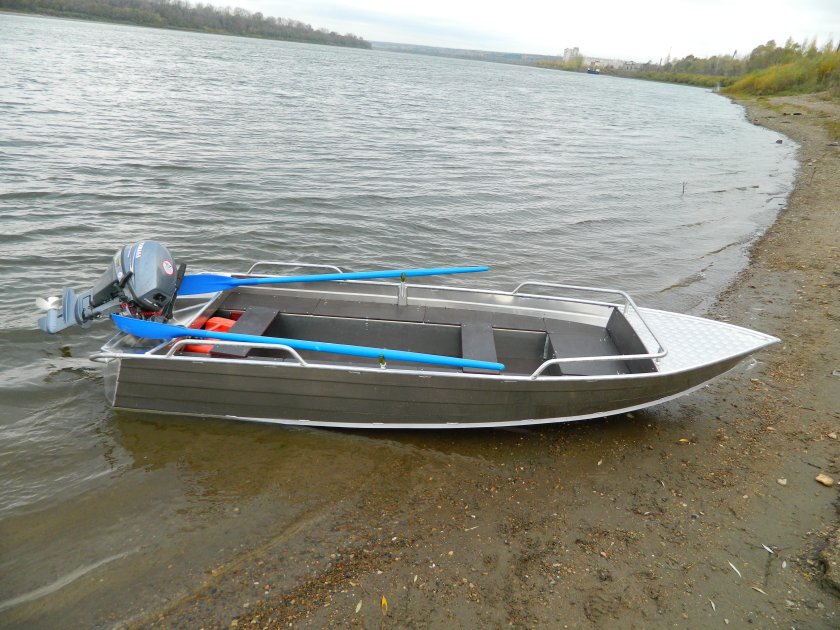 Лодка Wyatboat 390у