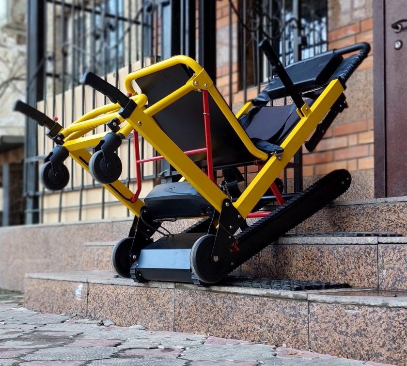 Roby t09. Подъемник лестничный гусеничный мобильный