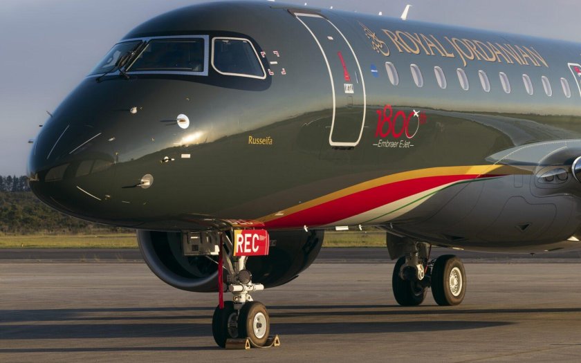 Самолет эмбраер