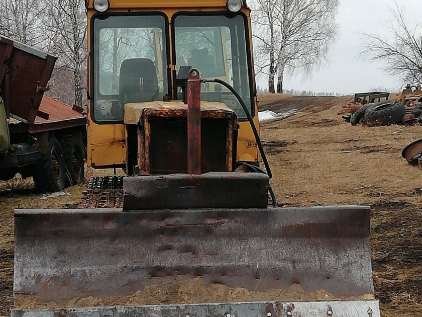 ДТ-75 бульдозер