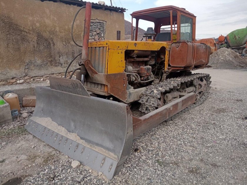 Трактор гусеничный дт 75