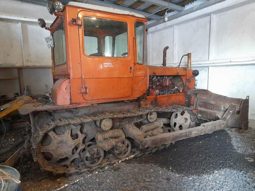 Т-150 трактор гусеничный и дт 75