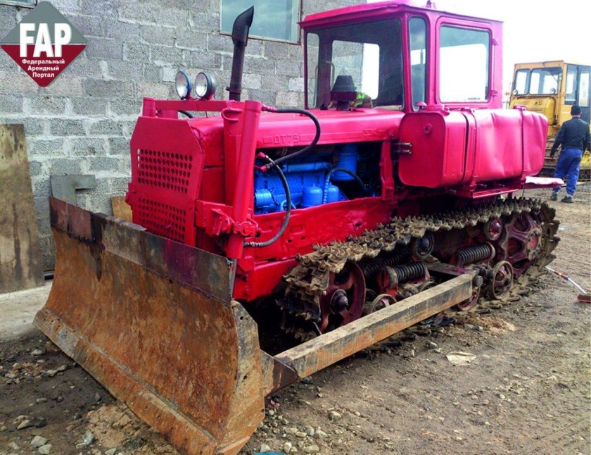 ДТ-75 трактор