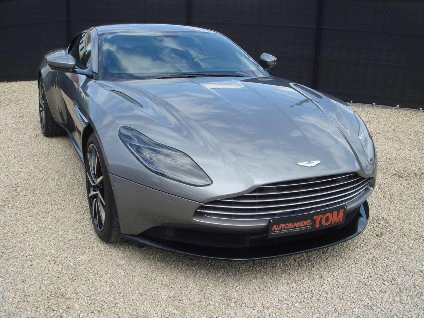 Aston martin db 11