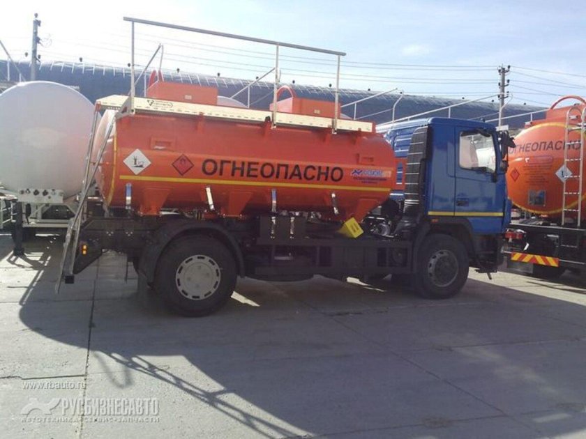 Автотопливозаправщик АТЗ-11 на шасси МАЗ-5340c2