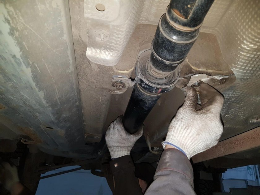 Карданный вал Рено Дастер