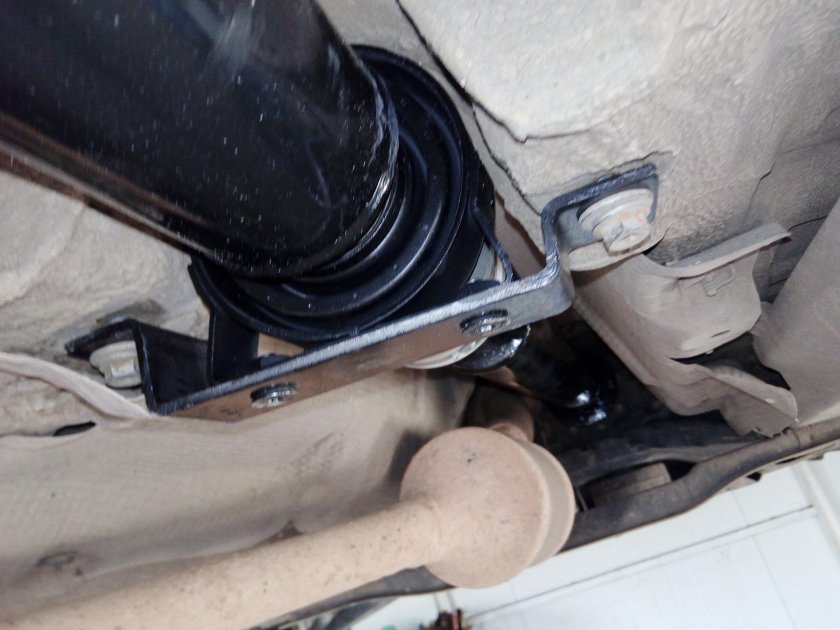 Подшипник карданного вала Рено Дастер подвесной 4х4