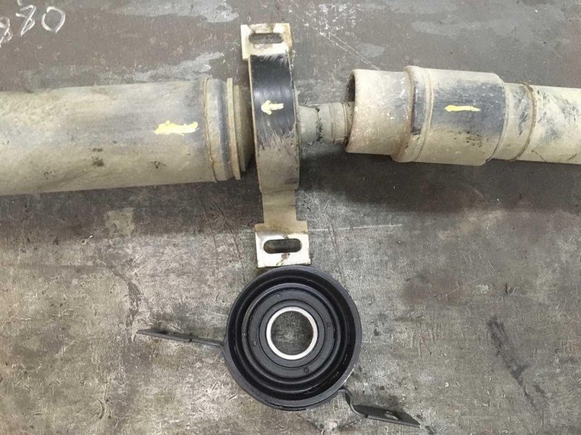Подшипник карданного вала Рено Дастер подвесной 4х4