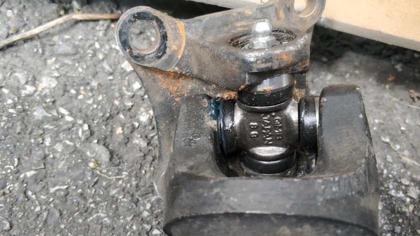 Крестовина карданного вала Рено Дастер 4х4