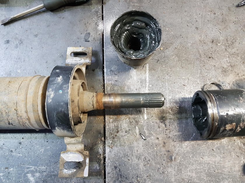 Подвесной подшипник Рено Дастер 2.0