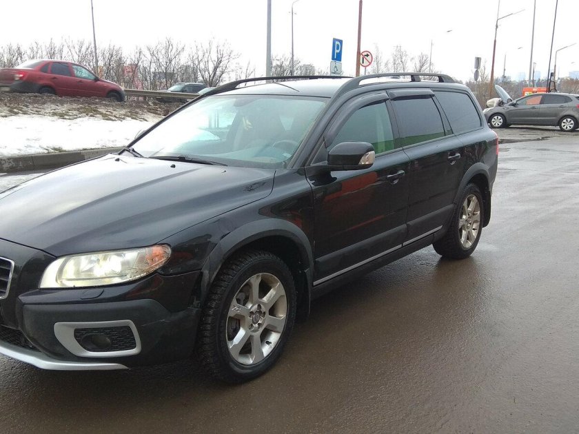 Вольво универсал черная