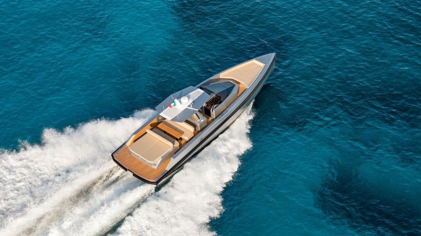 Яхта сверху