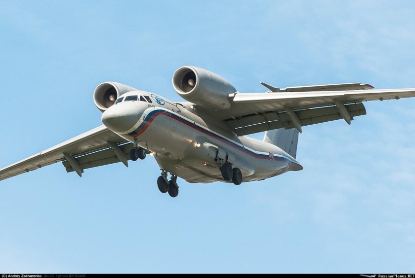 Четырехмоторный винтовой самолет