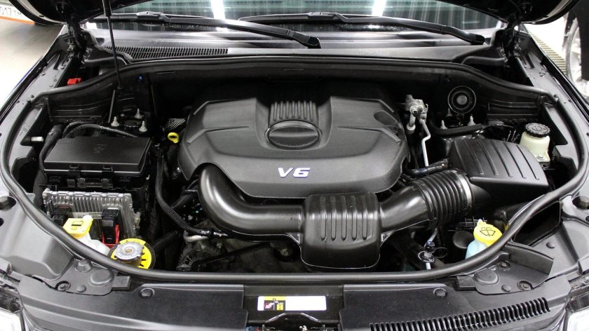 Jeep Grand Cherokee 2012 под капотом