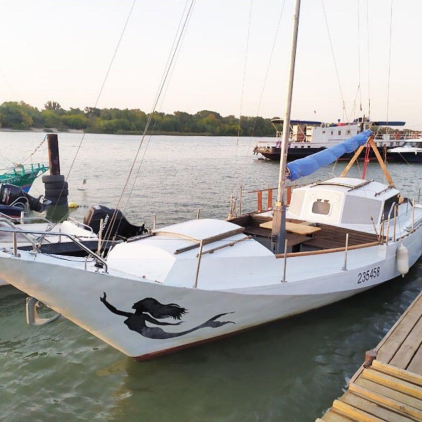 Яхта Конрад 25