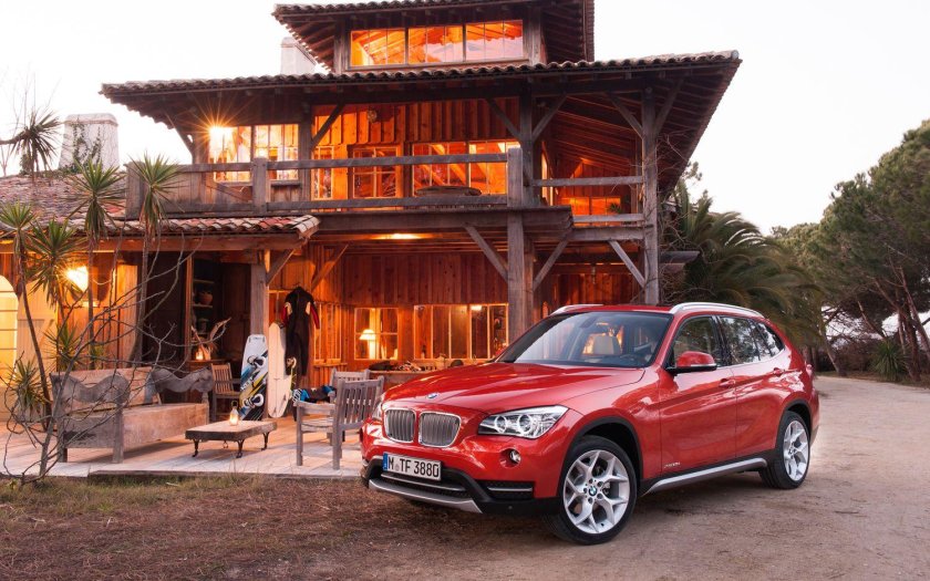 БМВ х1 красная