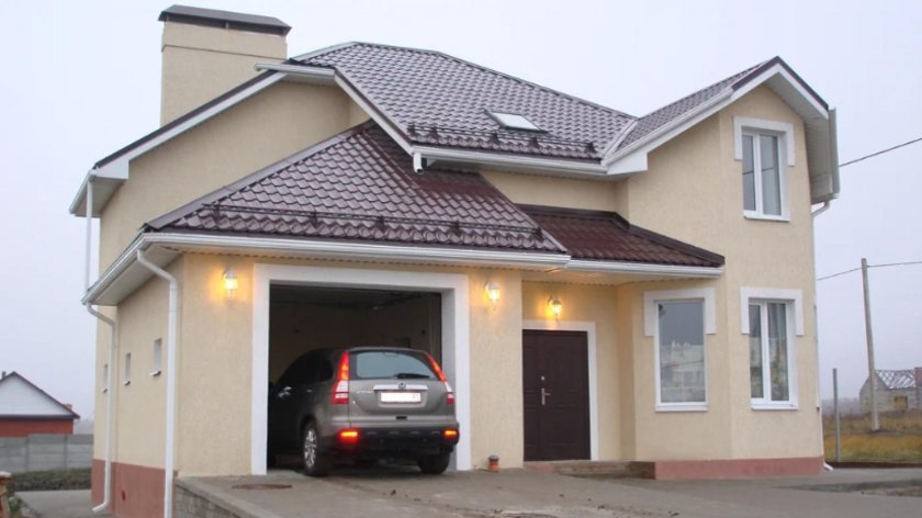 Гараж рядом с домом