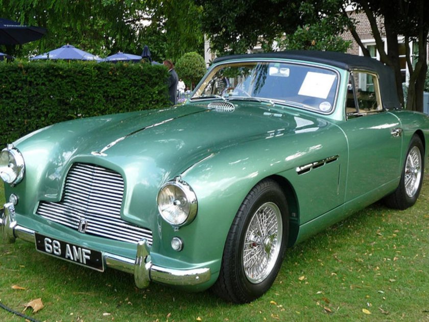 Aston martin db2/4
