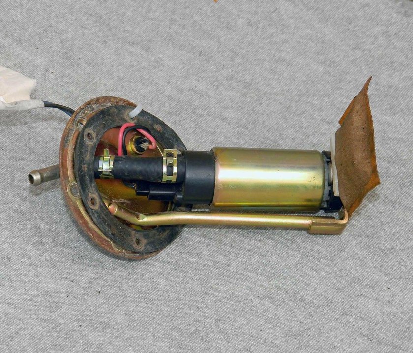 Топливный насос Нексия 1.5 8кл