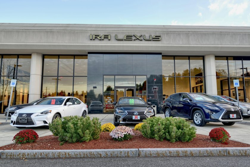 Американский автосалон