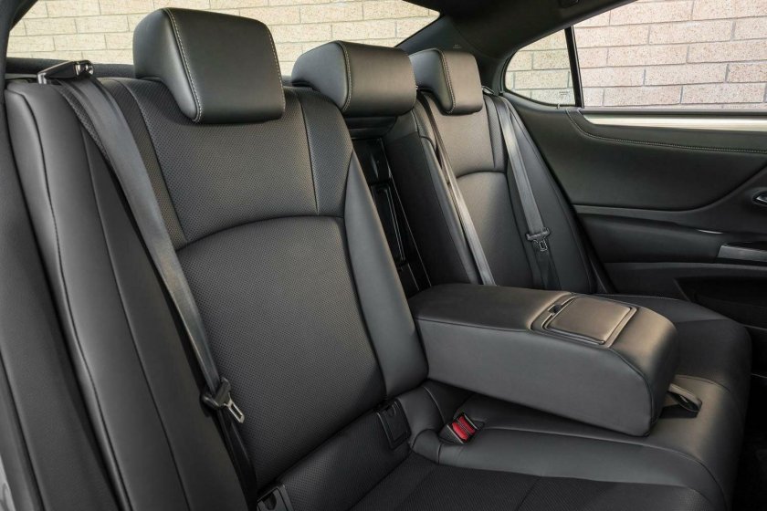 Lexus es 250 салон сзади