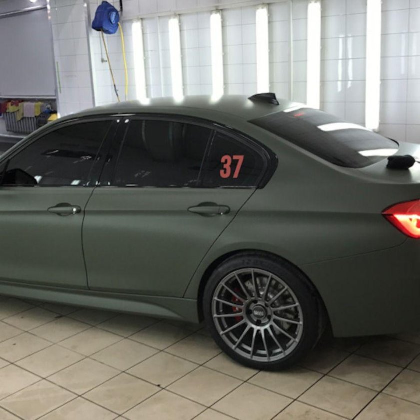BMW f30 зеленая матовая