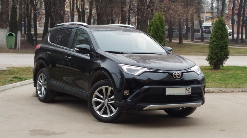 Toyota rav4 черный